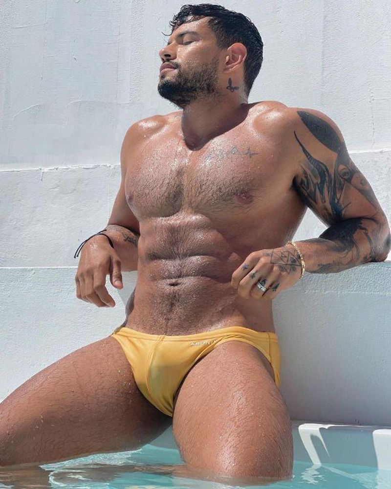 20 Sexy Pics of Alejo Ospina, Colombian OnlyFans Hottie