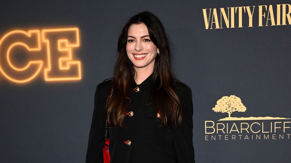 Anne Hathaway apologies to journalist Kjersti Flaa for their tense, resurfaced interview from 2012.