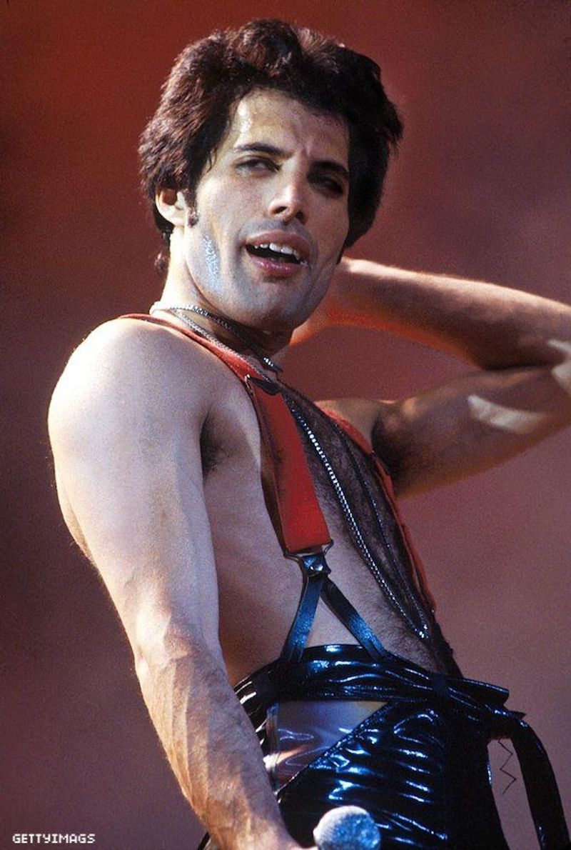 13 Photos of the Incomparable Freddie Mercury Just Because