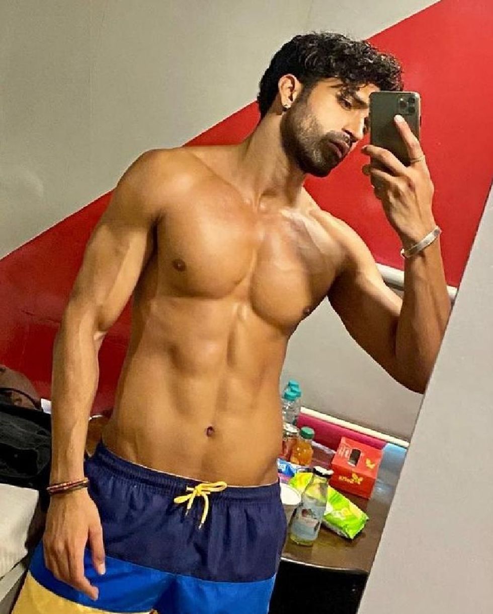 Meet The Sexy Cast Of Class The Indian Version Of Élite