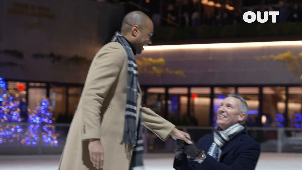 This gay proposal at the Rockefeller Center ice rink will melt even the coldest hearts