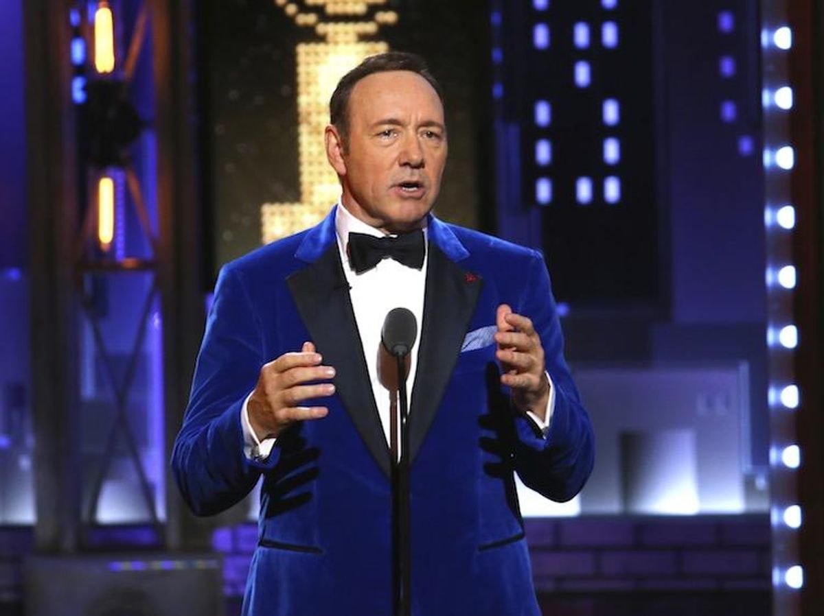 Kevin Spacey Comes Out After Accusations of Trying to Seduce a 14-Year ...