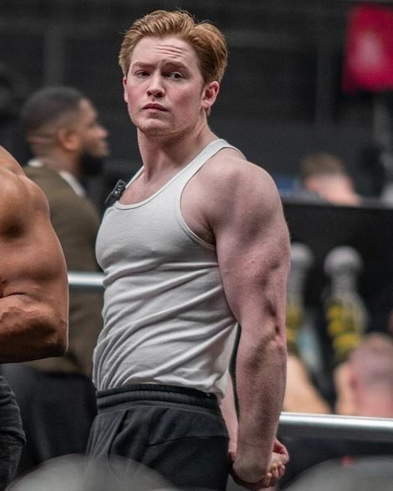 Kit Connor Posts Shirtless Gym Pics, Goes Full Muscle Bro