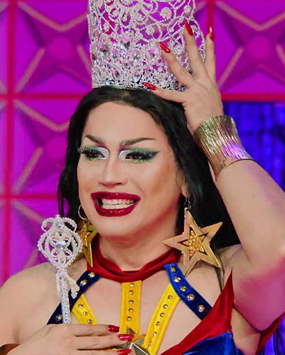 give it up for the crowned queens of 2022!! 👑👑 (so far) : r/ rupaulsdragrace