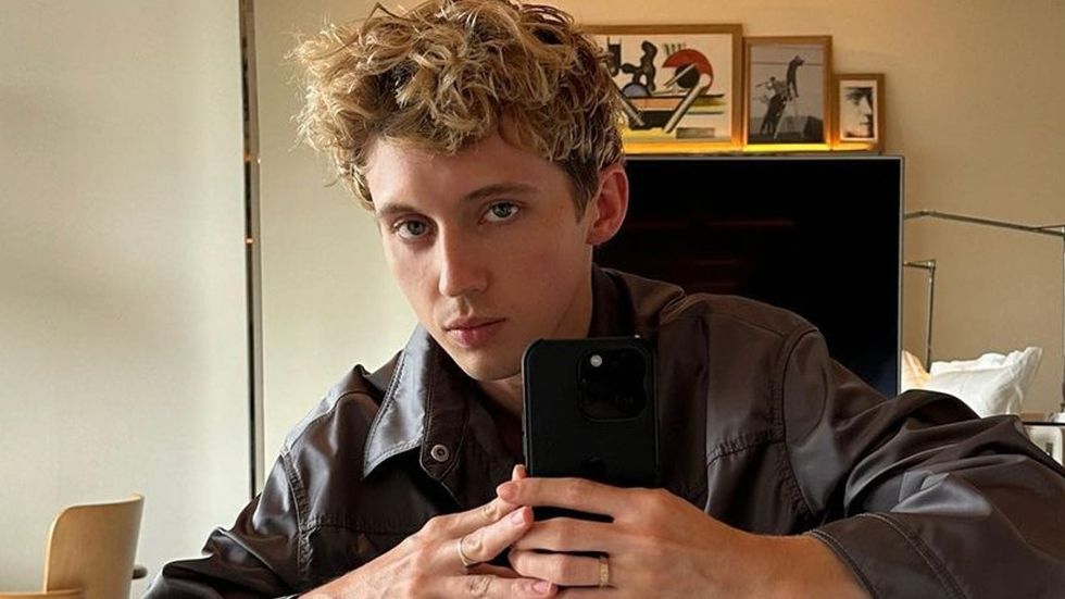 No, Troye Sivan Is Not on the Apps Because They Make Him 'Depressed'