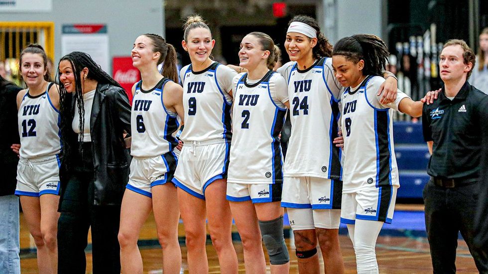 VIU Mariners womens basketball team 2024