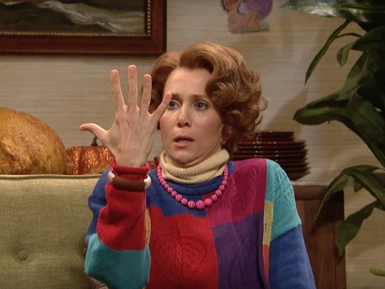 Kristen Wiig S Sue Enjoys A Gay Surprise On Snl